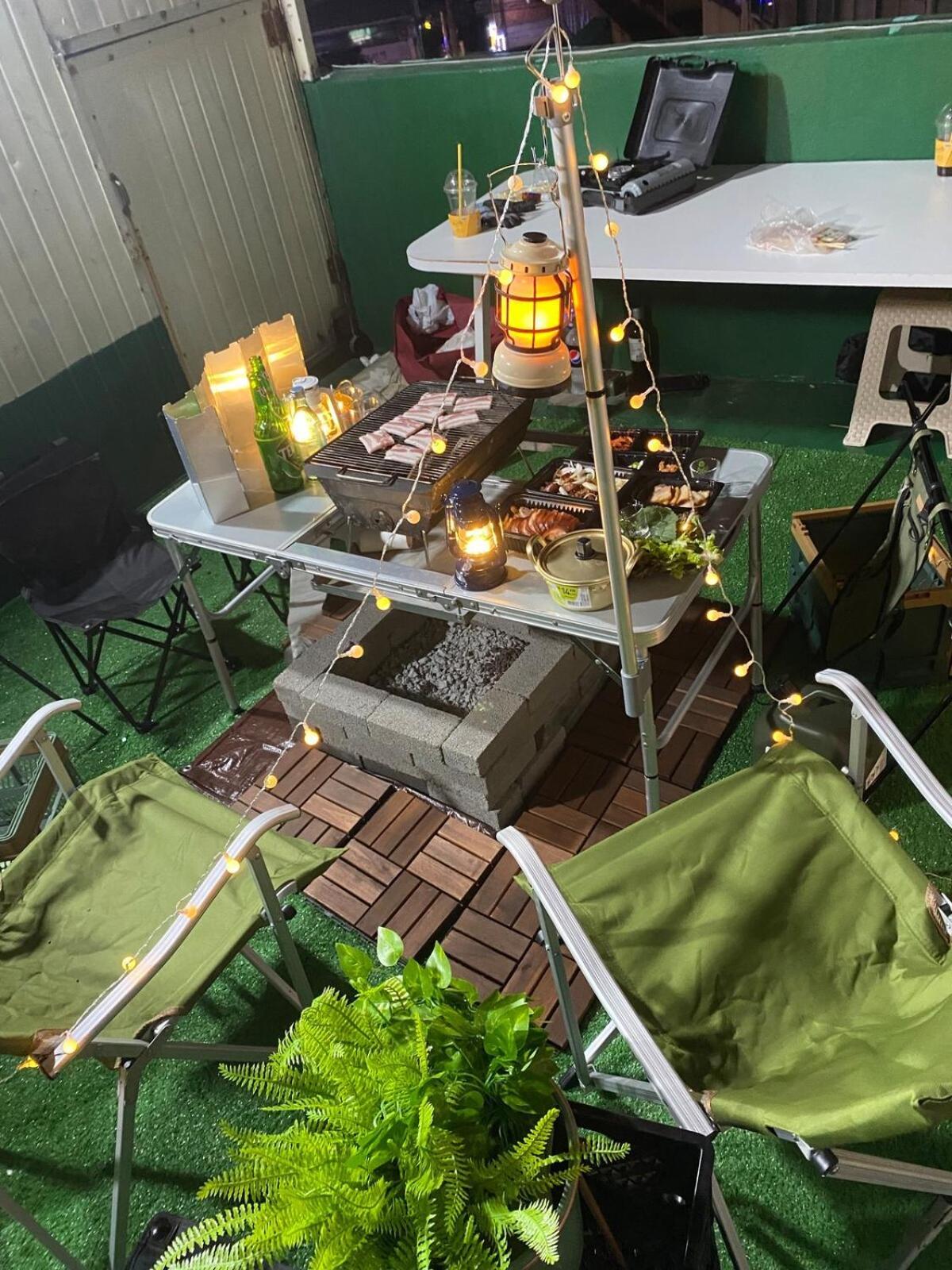 Apartment Samgakji Station 3 Seconds 4 10 People 2 Bathrooms Namsan Tower Rooftop Barbecue Attic