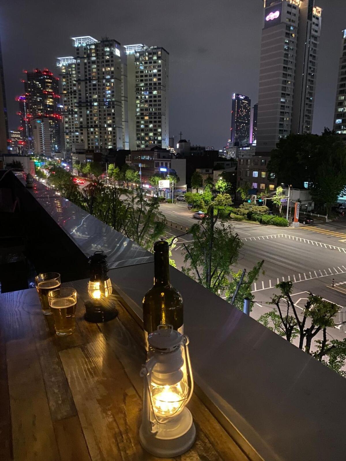 Samgakji Station 3 Seconds 4 10 People 2 Bathrooms Namsan Tower Rooftop Barbecue Attic