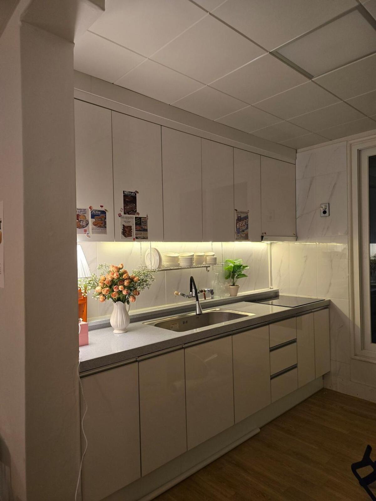Samgakji Station 3 Seconds 4 10 People 2 Bathrooms Namsan Tower Rooftop Barbecue Attic Apartment *